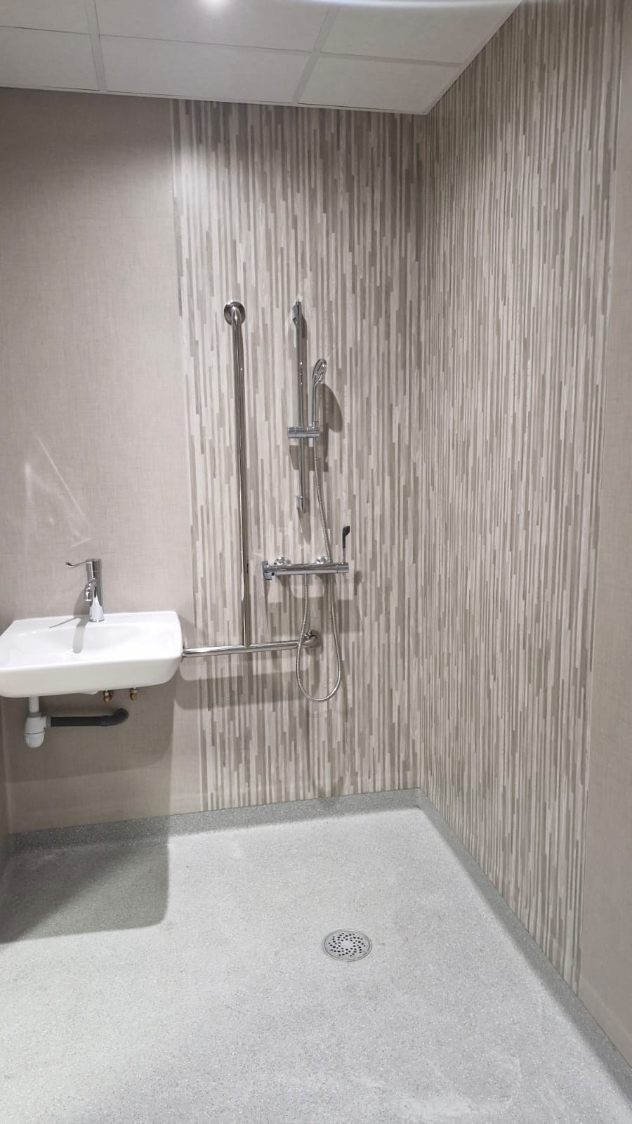 pose-syteme-douche-integral-les-maitres-soliers